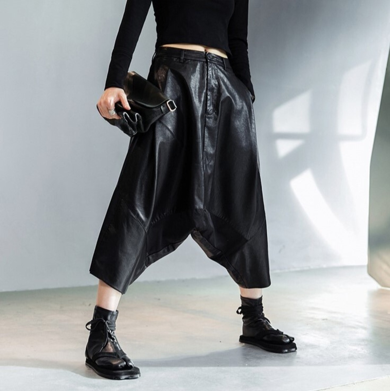 Loose Fit Leather Sarouel Pants / ルーズフィット レザー サルエル パンツ