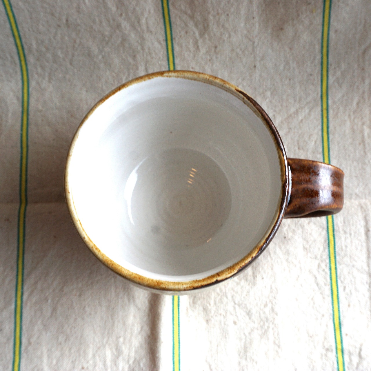 コンガリ舎　くぼともこ　マグカップ　つぼ型　