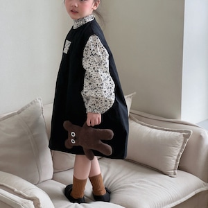 秋小花柄ブラウス&黒ベストドレスセット