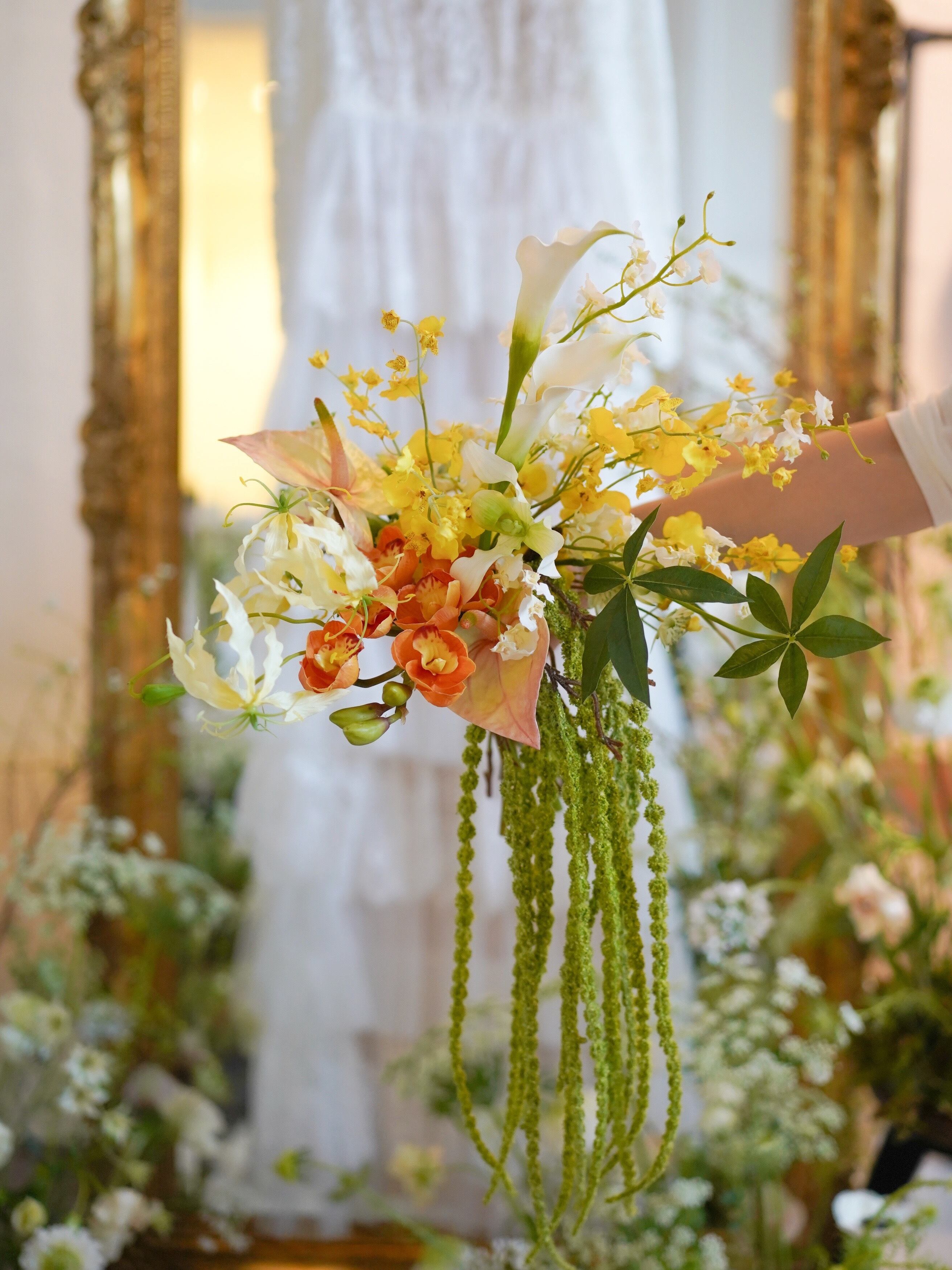 〈完成品販売ブーケ〉Oncidium anthurium artificial flower bouquet