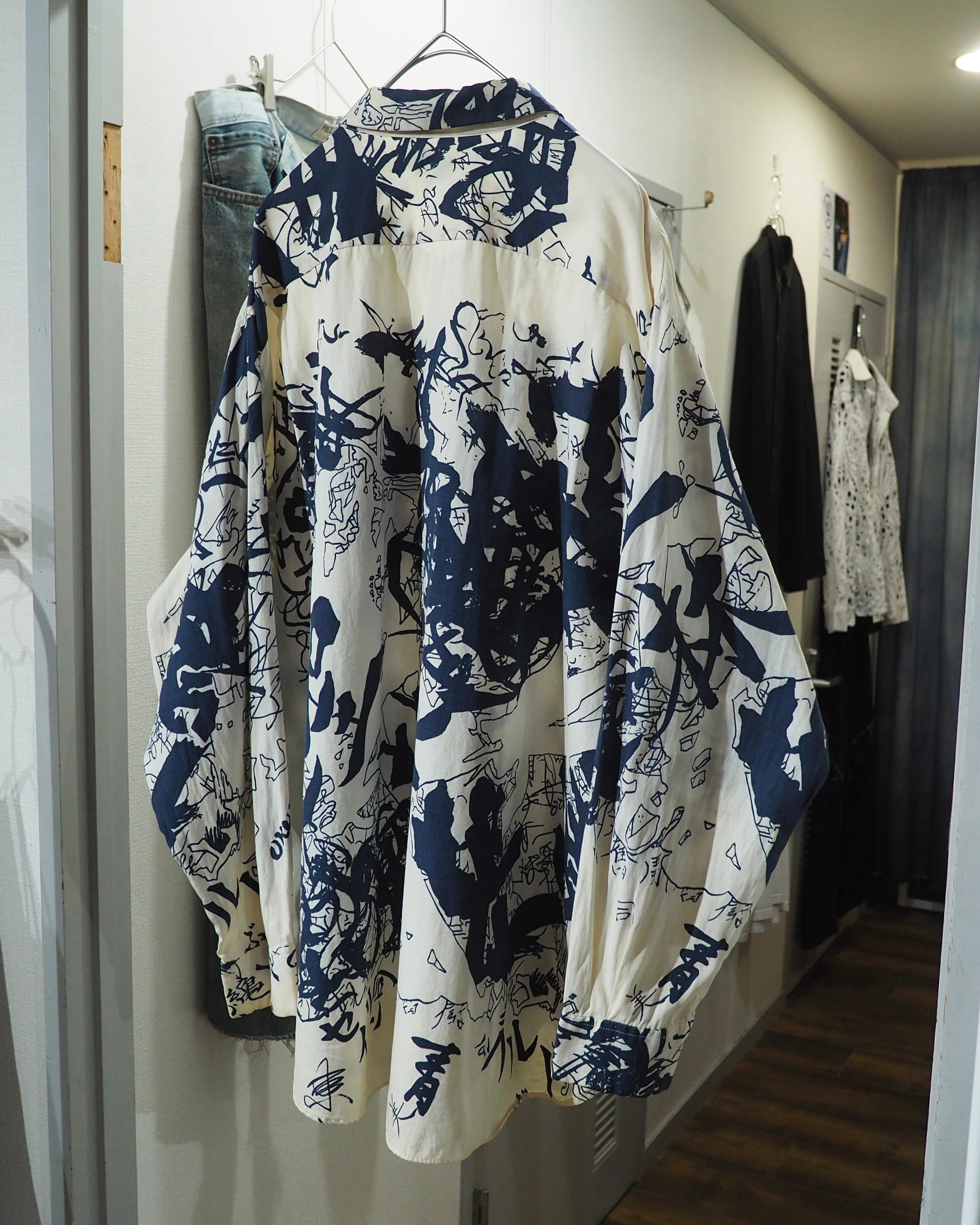 1990 ‐ 00s " OKURA ‐ 聖林公司 " Japanese Graffiti Scribble All Over Pattern Shirt