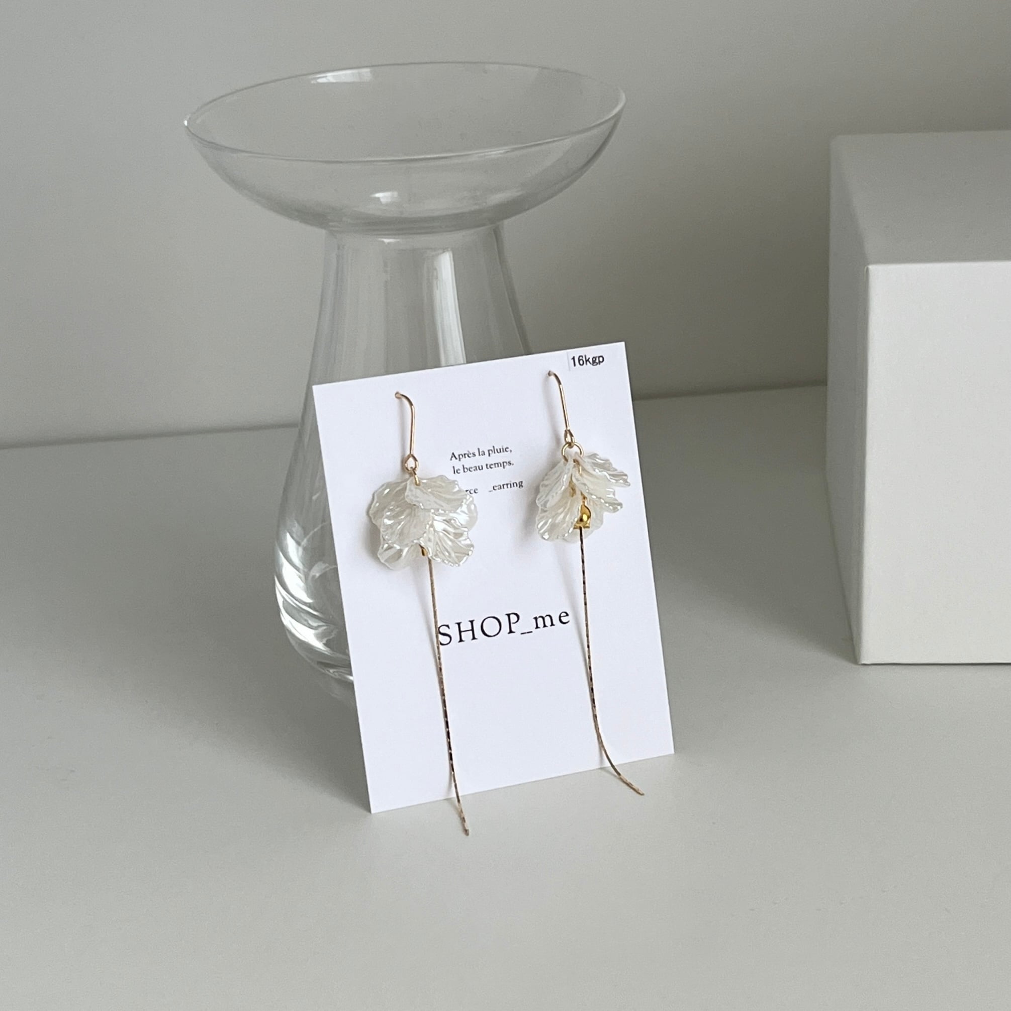 シェル花びらロングチェーン/ピアス&イヤリング | SHOP_me