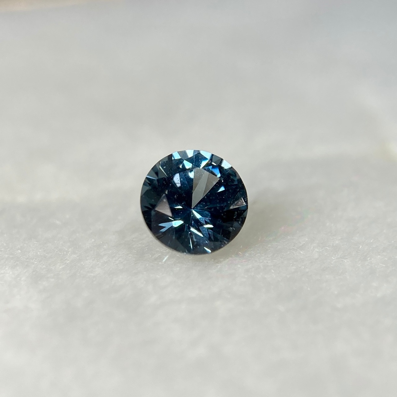 スピネル 0.410ct ブルー 簡易ソーティング付き r-0369