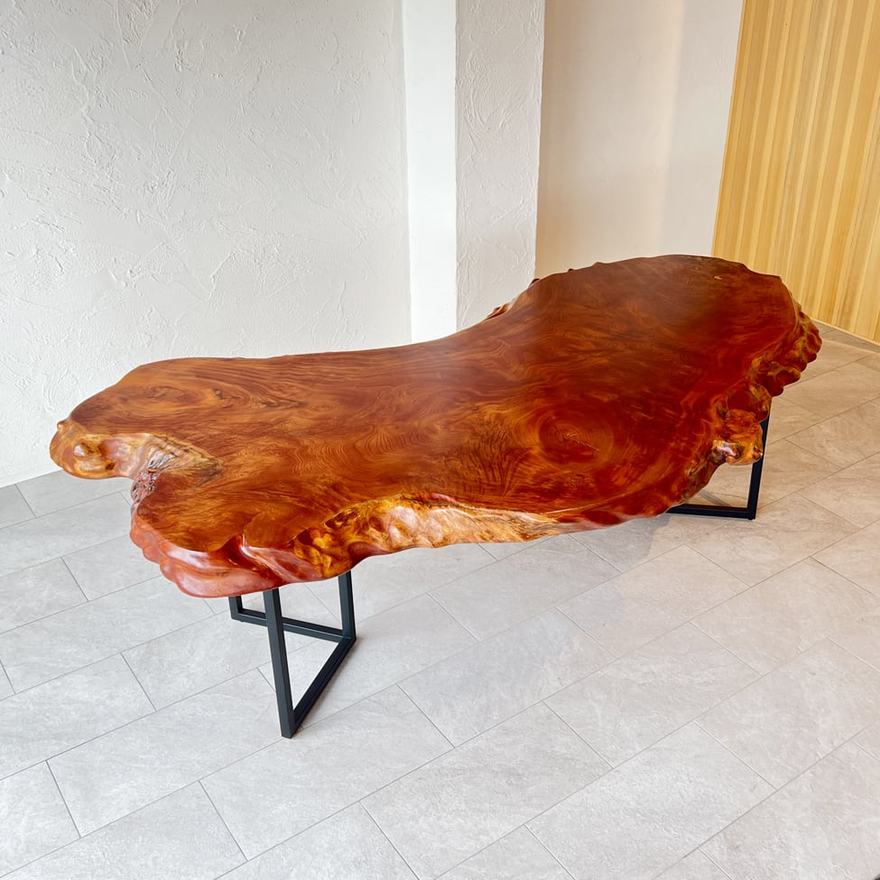 高級唐木　獅子龍彫刻付き漆仕上げ長座卓　150センチ幅テーブル一枚板　ガラス板付 高級唐木 獅子龍彫刻付き漆仕上げ長座卓 150センチ幅テーブル一枚