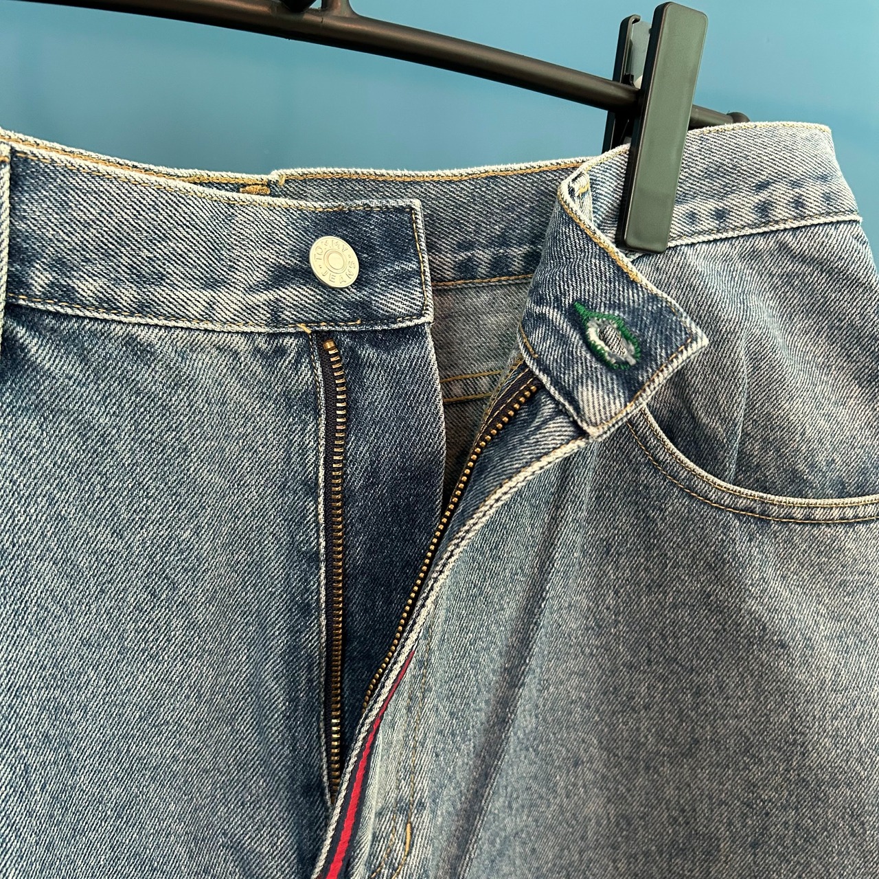 最も優遇の JEANS】デニムパンツ TOMMY フラッグタグ L36 W32 テーパード パンツ
