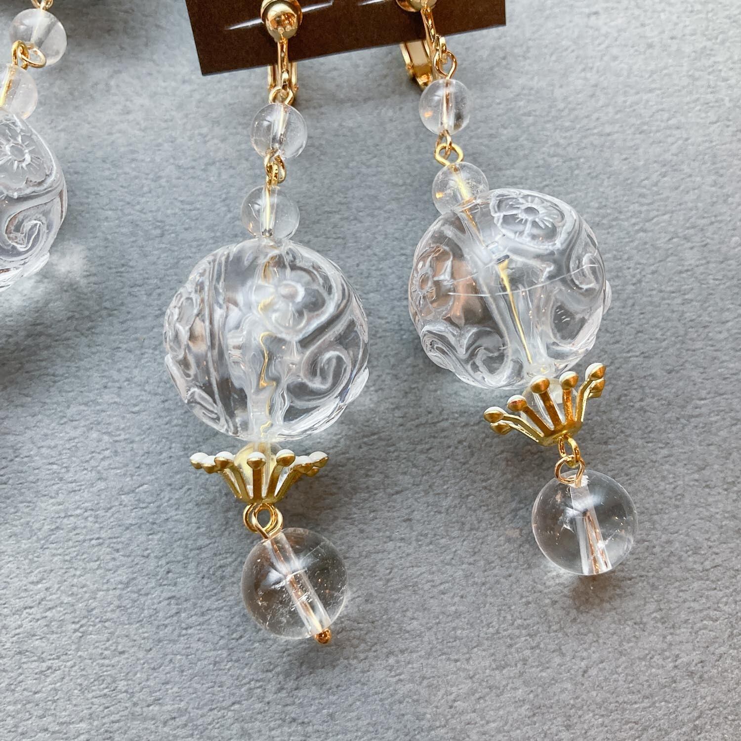 クリア花模様ビーズの〈ピアス/イヤリング〉 | Dua-アクセサリーパーツ