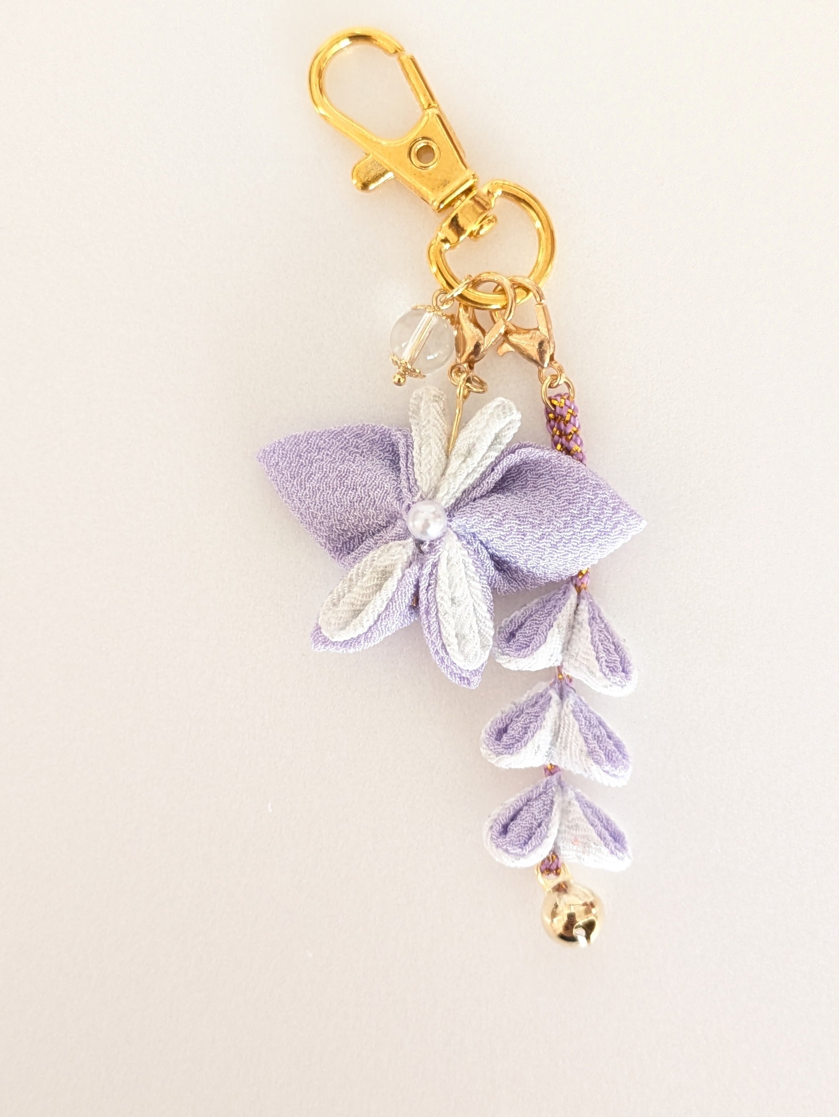 7月の蝶々【咲初小藤・さきそめこふじ】 小藤チャーム | ひらり~蝶々御