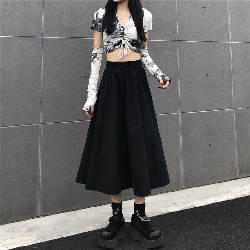 ロングスカート フレア シンプル カジュアル 着回し モノクロ 白黒 コーデ 女っぽ 韓国 ファッション レディース