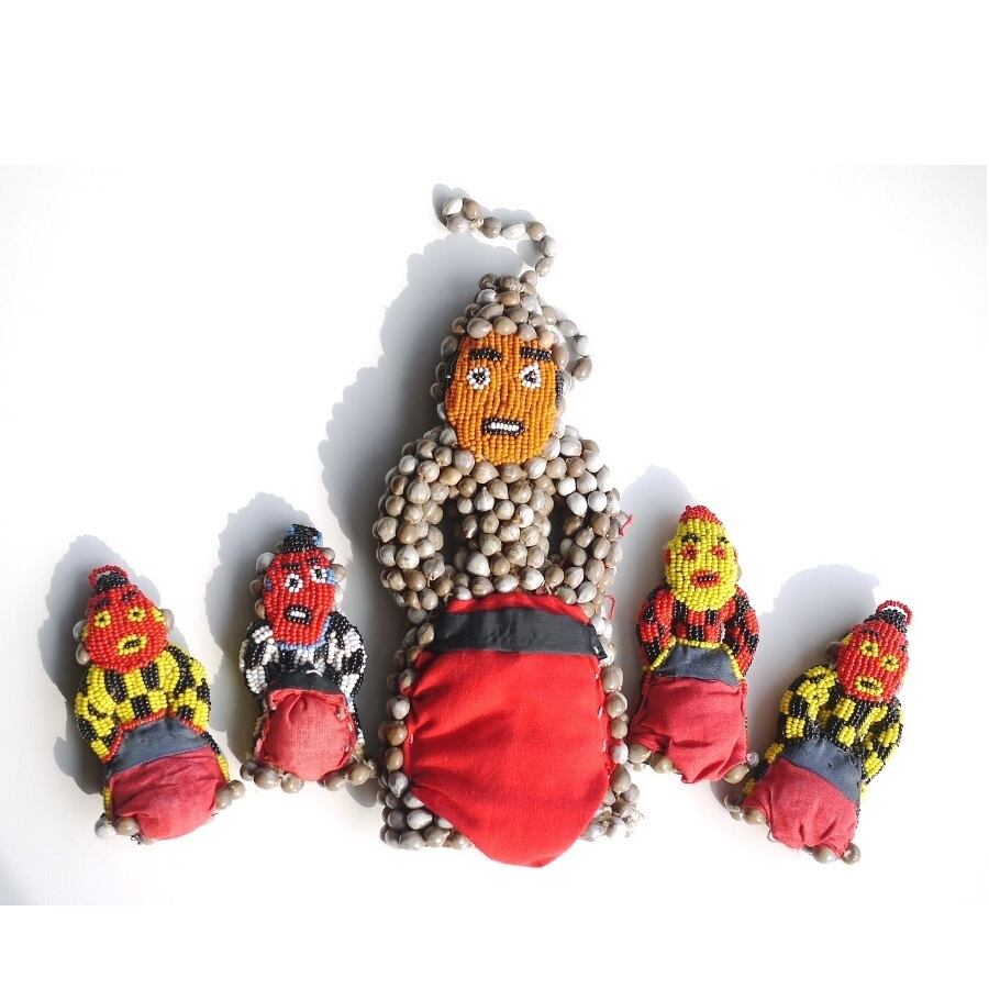 カメルーン 数珠玉ビーズ人形5体 アニミズム フォークアート