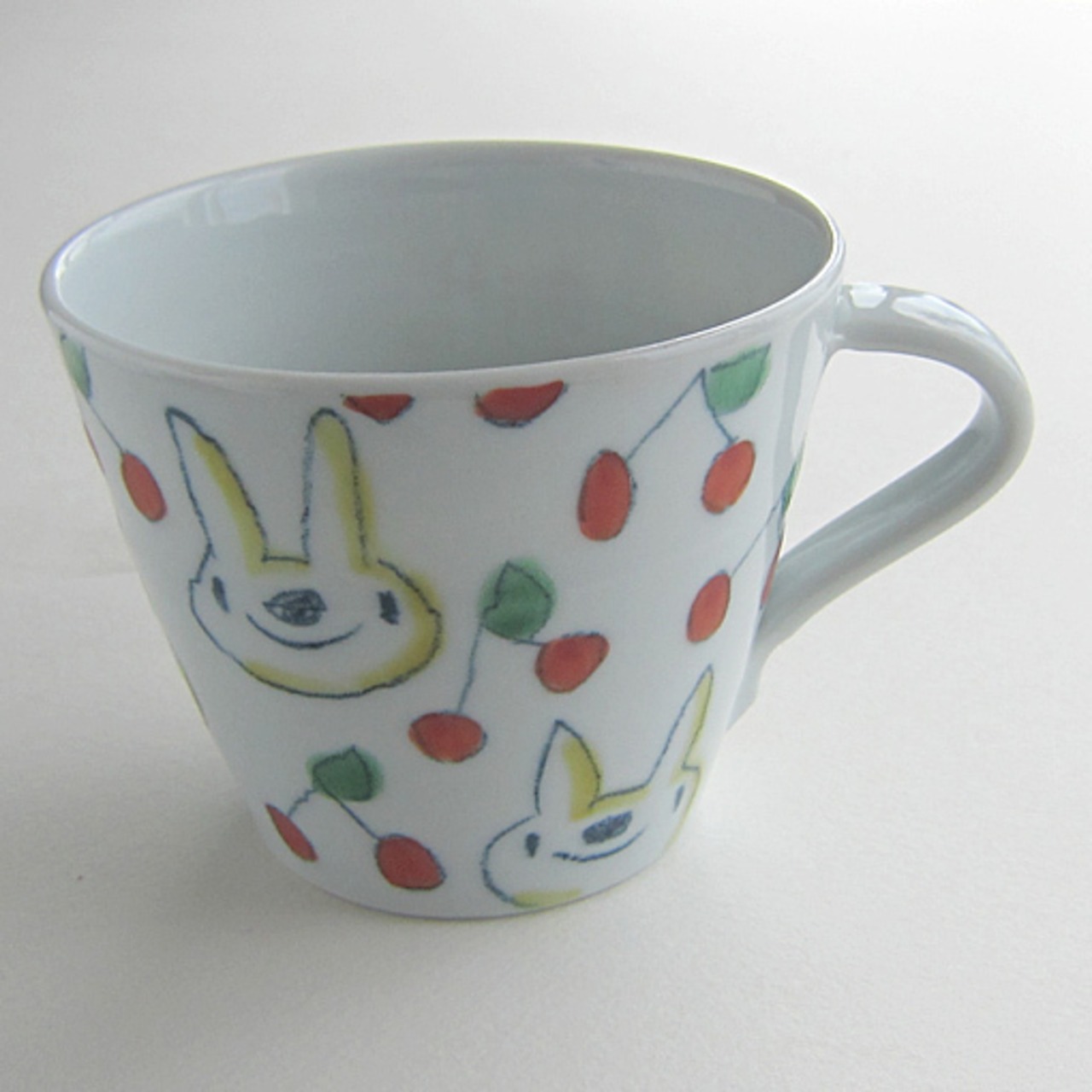 村田菜穂美作　オーレマグカップ　「うさちゃんとさくらんぼ」　［2104130000232］