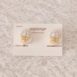 《受注生産》ハートドレスの耳飾り(クリアオーロラ)