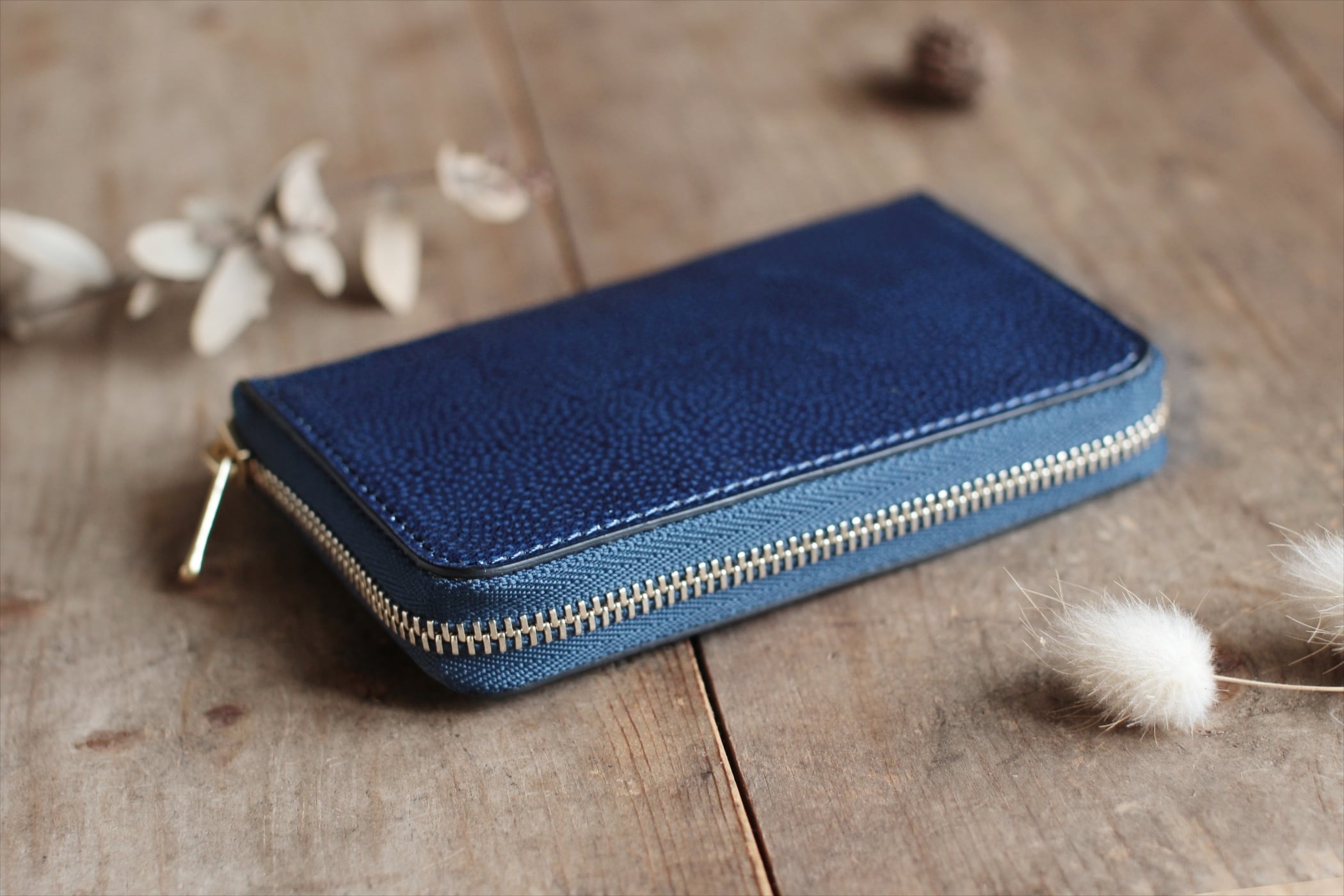 藍染革[migaki] コインケース【江戸小紋・円角(enkaku)】 | enku