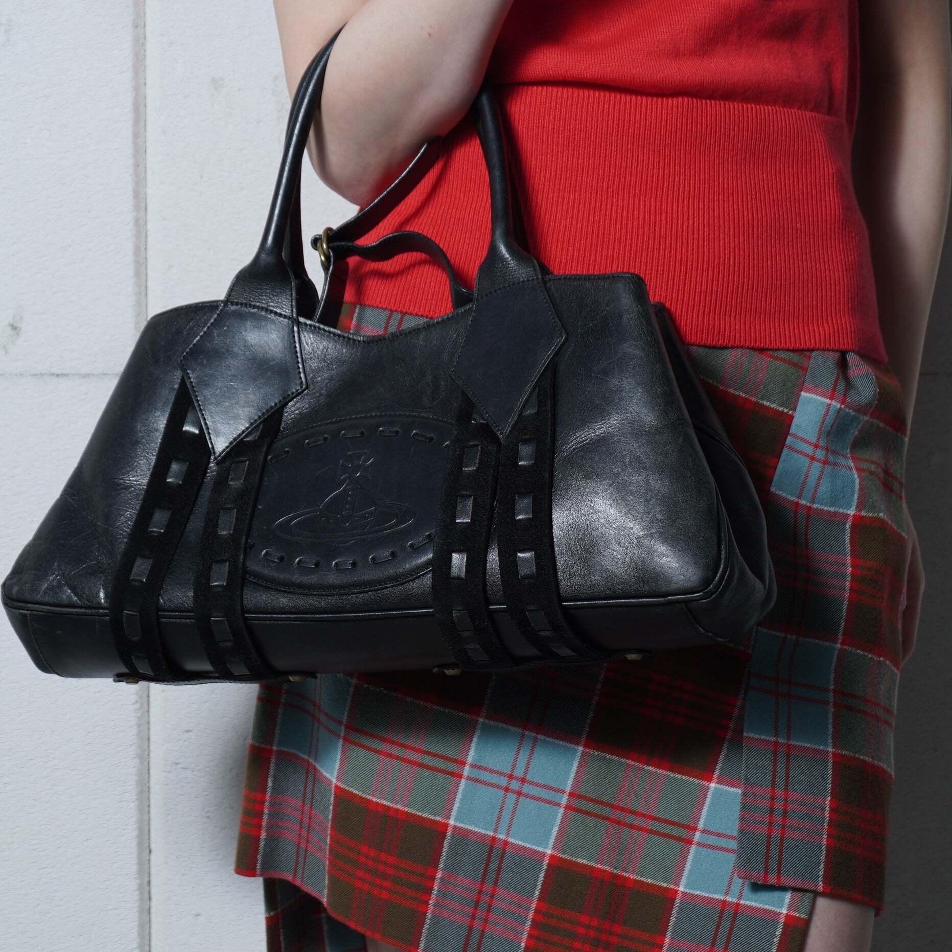 オーブロゴ レザー×スエード ハンドバッグ ブラック Vivienne Westwood】ヴィヴィアンウエストウッド オーブロゴ スエード