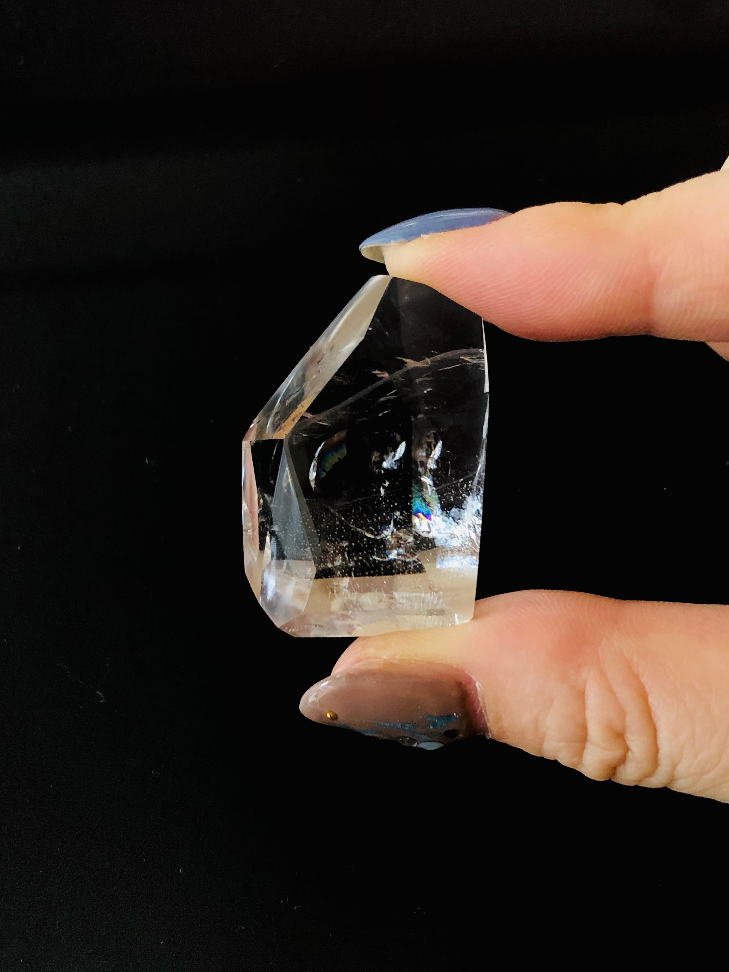 希望で未来を照らす石！アイリスクォーツタンブル（虹入り水晶）①