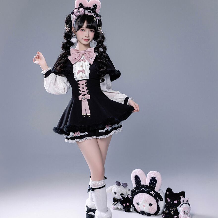 【いちごマカロン♡くろうさぎ】おすわりぬい服 16cm ロリータ 甘ロリ｜うさ耳モチーフのケープ付き4点セット（黒×ピンク／白×ブルー