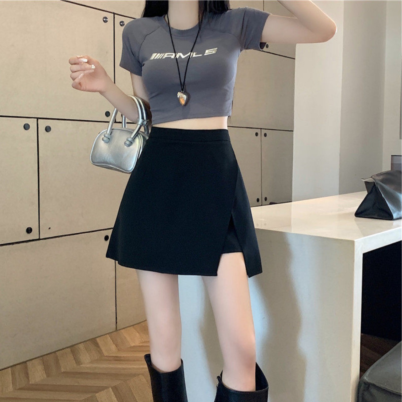 High-waisted black midi skirt with slit (ME344)