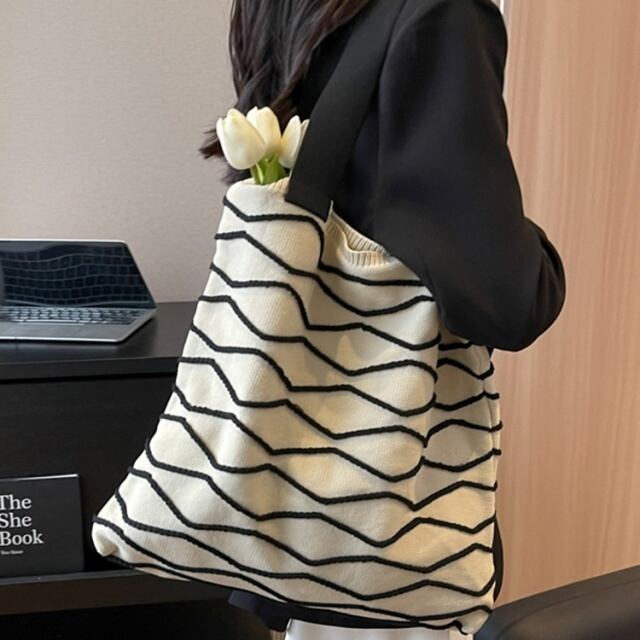 【予約販売】トートバッグ ニットバッグ ショルダー オフホワイト グリーン ピンク 総柄 大容量 シンプル 通勤 通学 A4 こなれ感 お洒落 韓国 トレンド