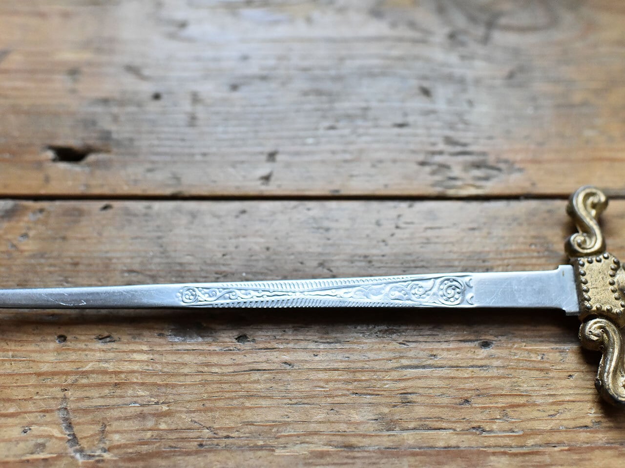 剣を型どった素敵なペーパーナイフ（小）　フレンチアンティーク