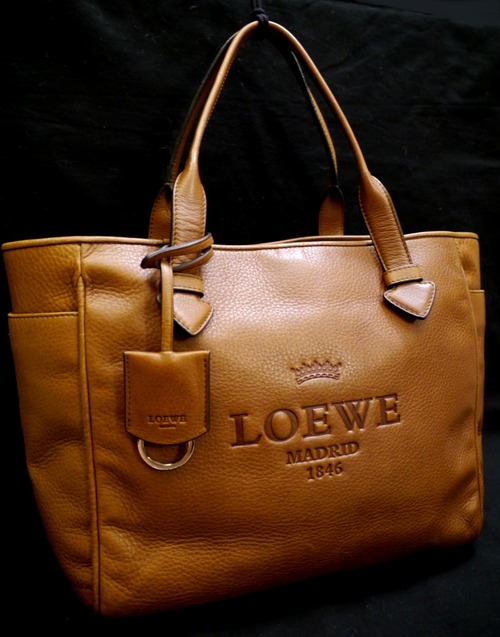 美品18万◆LOEWE ロエベ HERITAGE ヘリテージ M A4対応 ビジネス可 レザー トート ハンド バッグ 明茶◆ 大きなロゴが映える定番モデル♪
