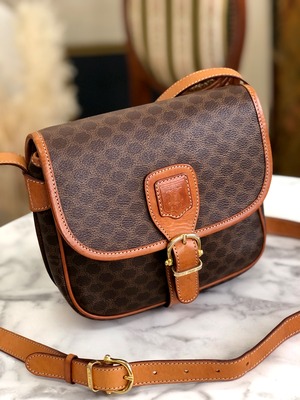 CELINE セリーヌ マカダム ブラゾン型押し フロントベルト クロス 