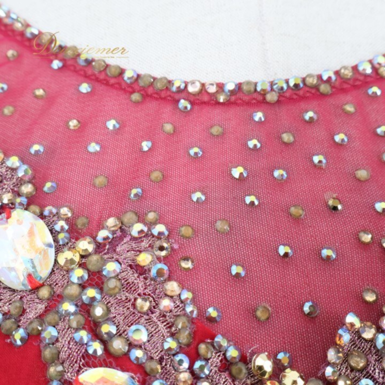 社交ダンス 衣装 スタンダードドレス ワンピース ドレス レッド系 シルバー系 赤 フロート レース デモ 競技 ダンス パーティ 発表会 落ち感 高級感 上品 社交ダンスワンピース レディース 社交ダンスドレス デモンストレーション ビジュー ラインストーン フロートレース ワンピースドレス ラグジュアリー 大人可愛い 華やか フェミニン 演技衣装 舞台衣装 発表会衣装