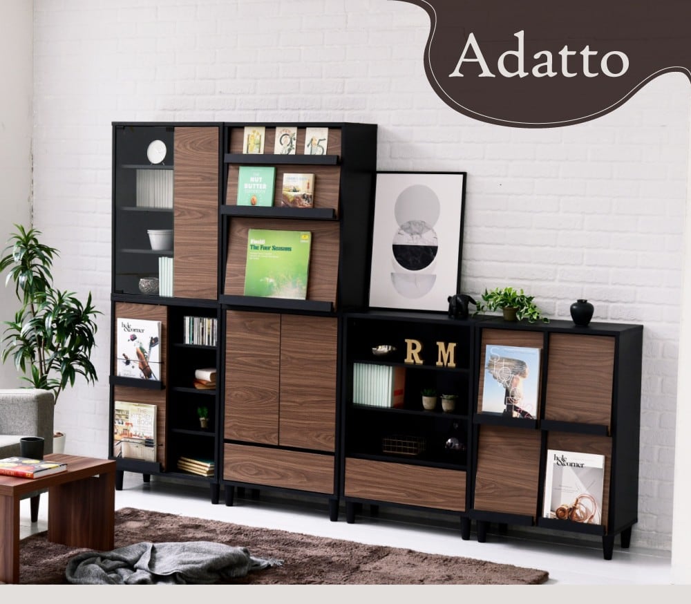 ガラスキャビネット 脚付き 本棚 ガラス 扉付き 木製北欧 薄型