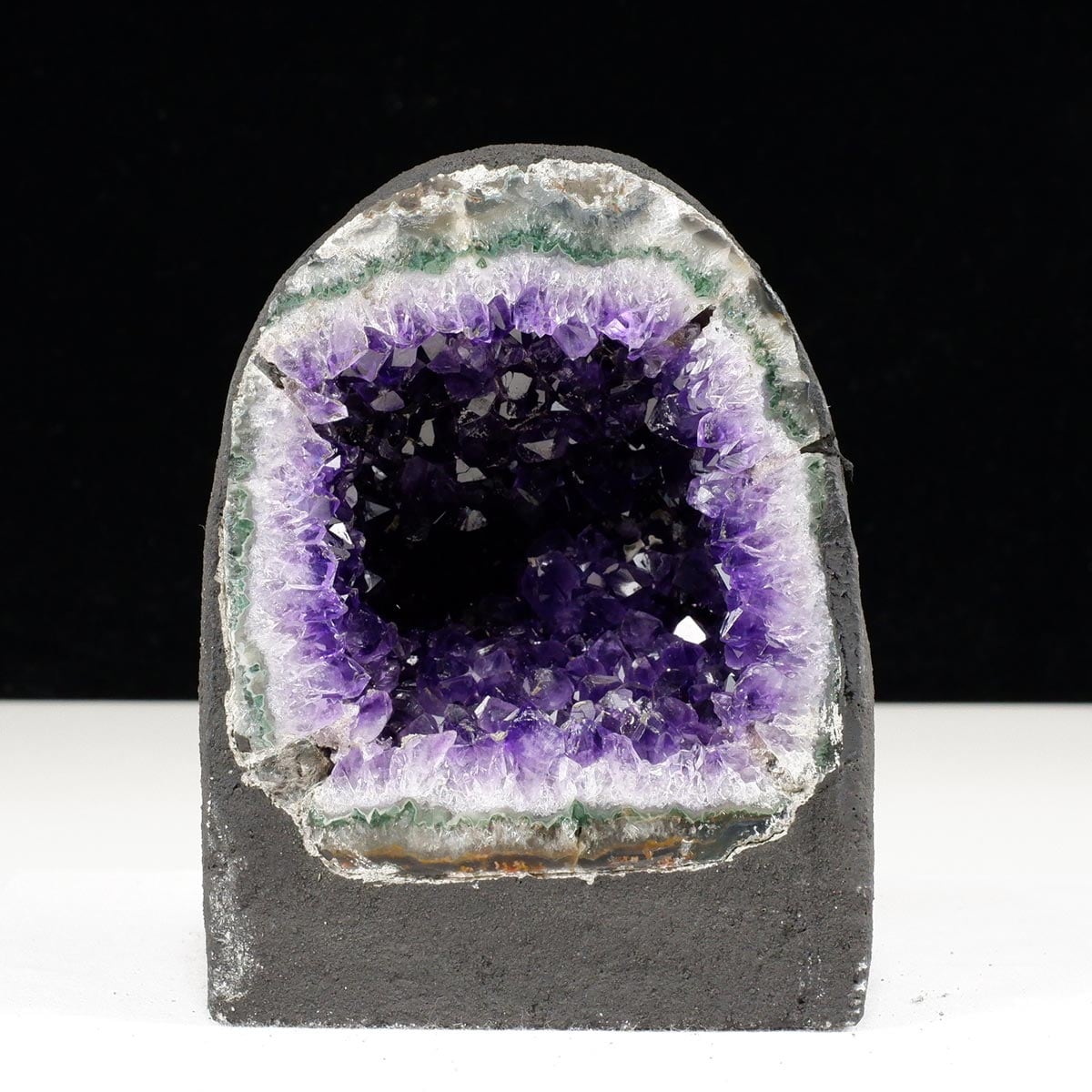 1.5Kg アメジストドーム ウルグアイ産 アメジスト ドーム ジオード 原石 置物 カペーラ 一点物 174-2253