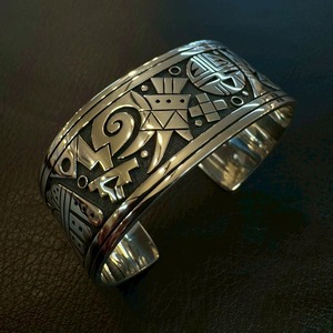 ゲーリー＆エルシーヨヨキ(Gary & Elsie Yoyokie) サンフェイスバングル