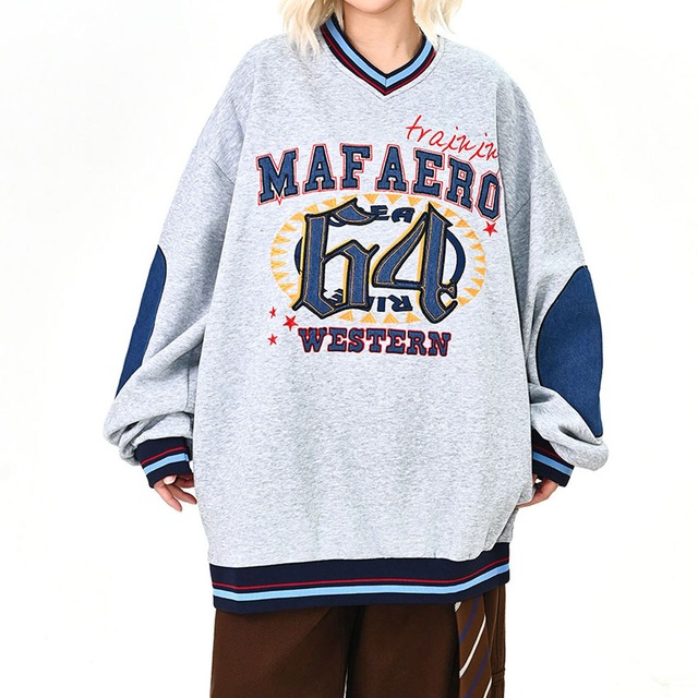 カレッジグラフィックVネックトップス   R01435