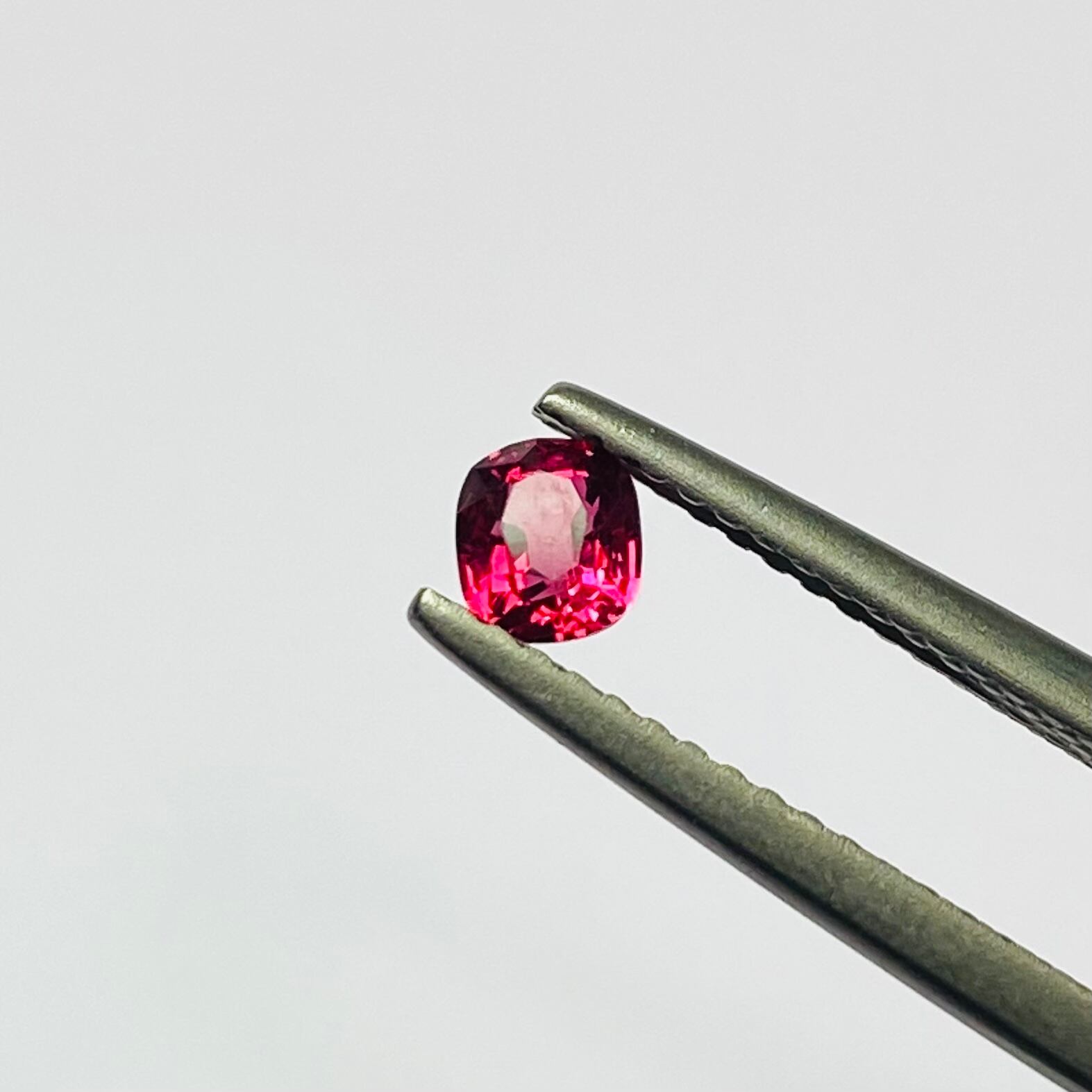 ミャンマーモゴック産希少レッドスピネル2