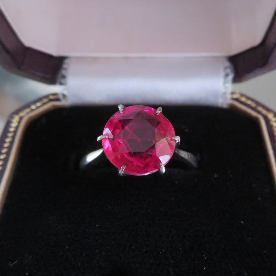 ヴィンテージ  サンプラチナ合成ルビーのリング