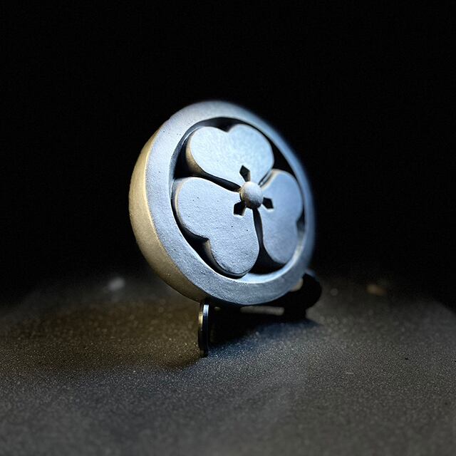 兜　等身大 家紋入り (丸に結び片喰) Yahoo!オークション - 丸に剣片喰紋 等身大鎧一式 飾鎧 高さ約