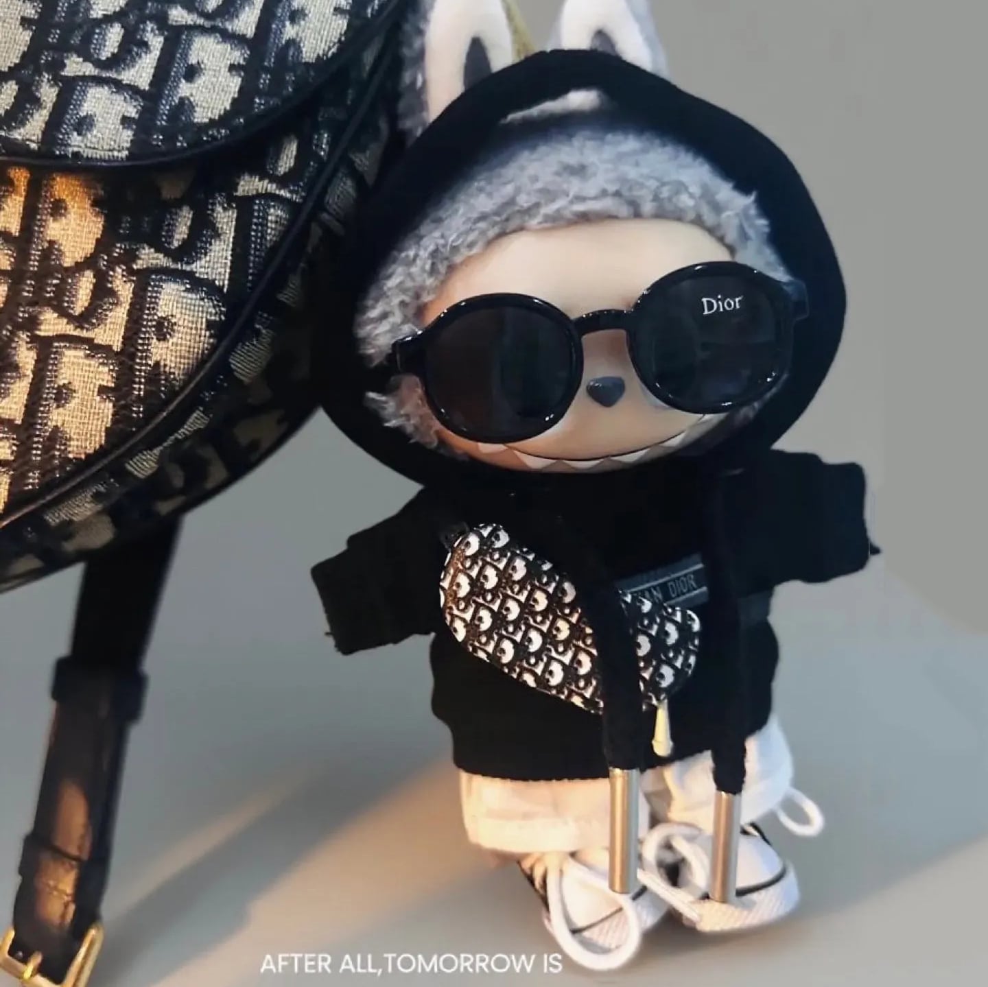 バッグ付きフルセット!黒白 プレミアムモノクロコーデ 17cm ラブブ用 フルセット labubu クールでスタイリッシュな黒白スタイル