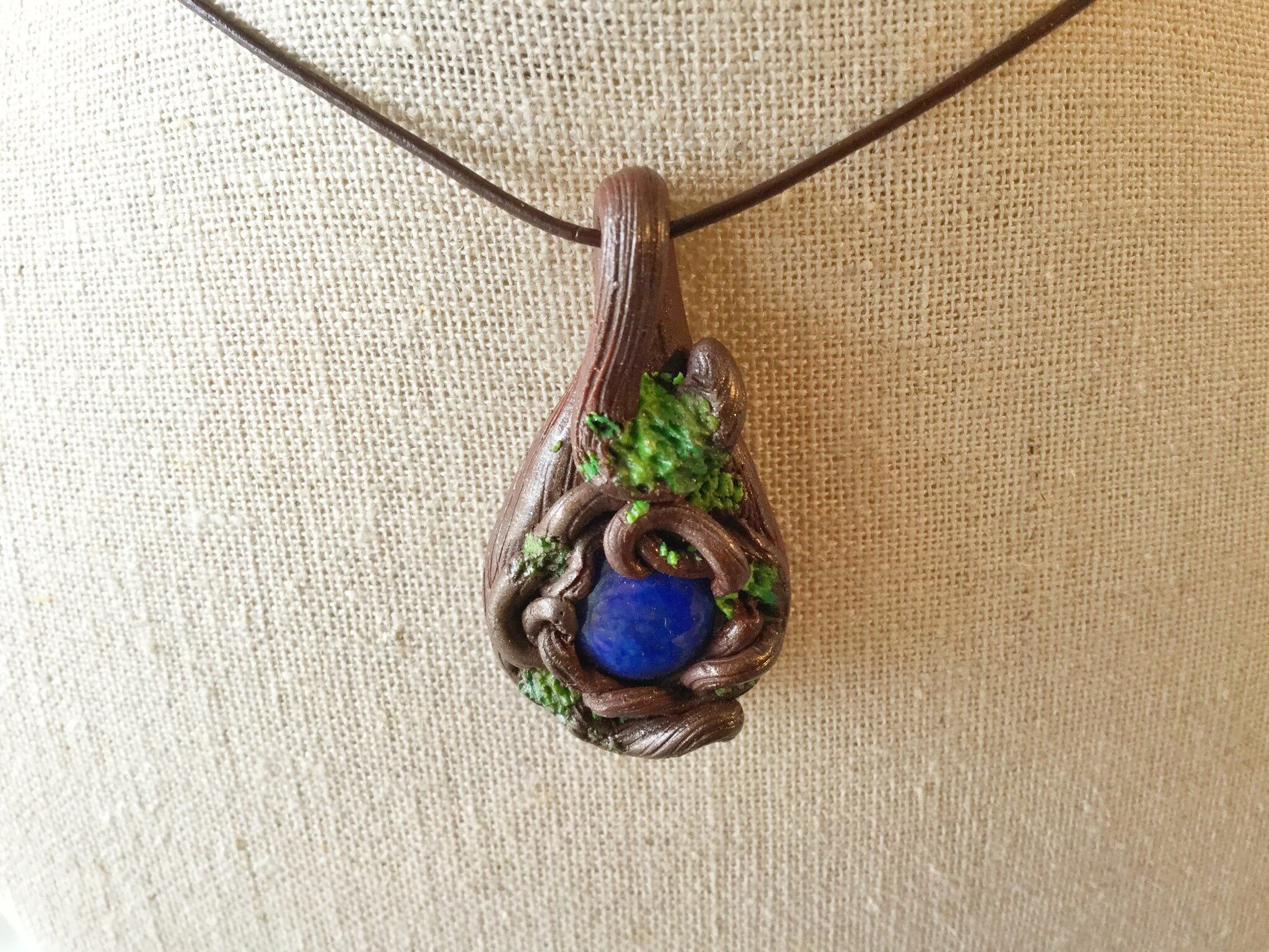 アンティーク ラピスラズリ小鳥と果実のカメオペンダントトップ/チャーム アンティーク ラピスラズリ小鳥と果実のカメオペンダントトップ/チャーム