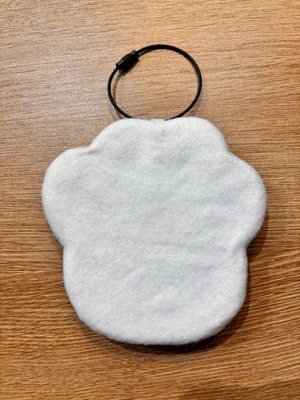 タフティング チャーム 肉球 ハンドメイド バッグチャーム キーホルダー 犬好き