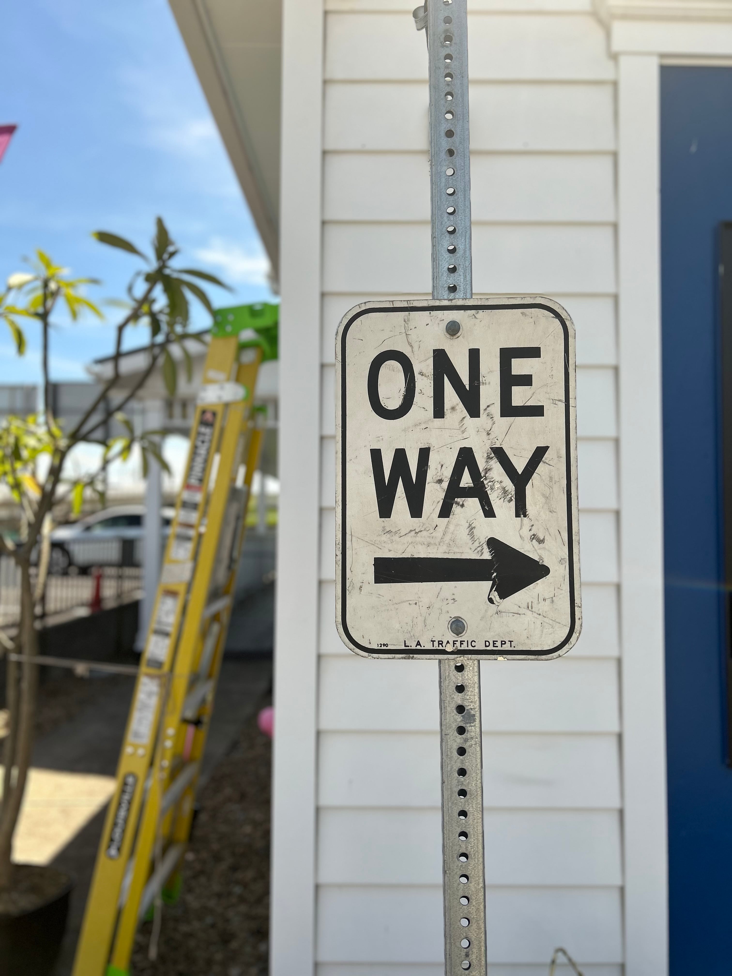 道路標識◆道路看板◆トラフィックサイン◆ロードサイン◆ストリートサイン◆RR ONE WAY 2 アメリカンロードサイン トラフィックサイン 道路標識