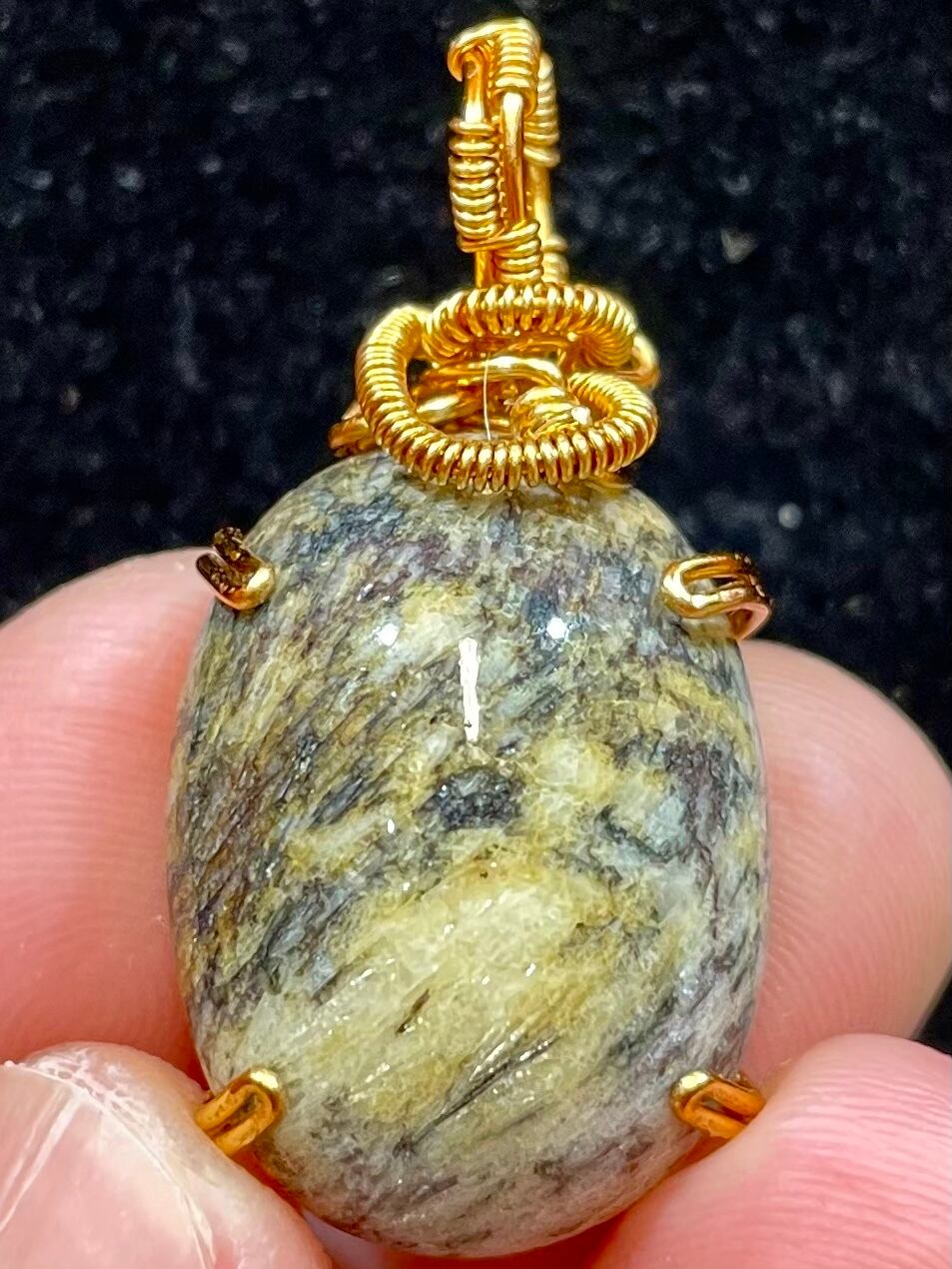 9) 採掘初期「ユーフォラライト44」P(カボション)