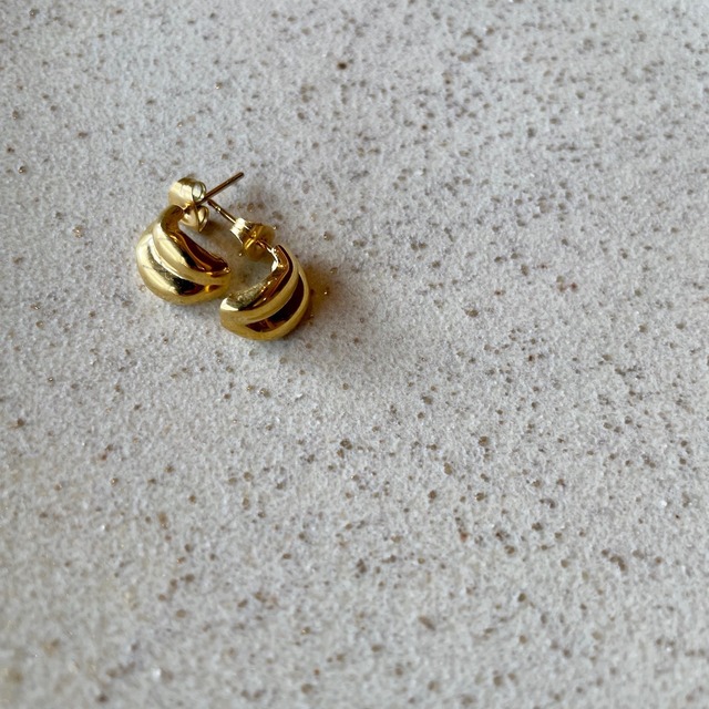 double line pierce／gold