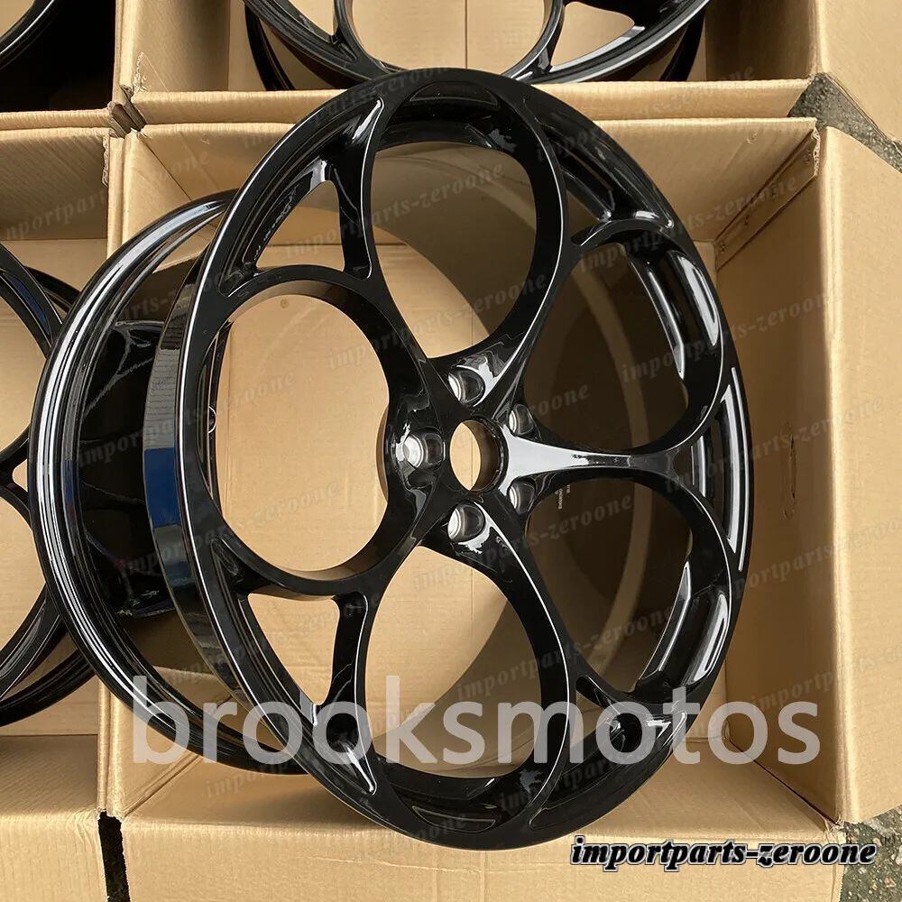 アルファロメオステルビオ QV 24インチ グロスブラック フォージド