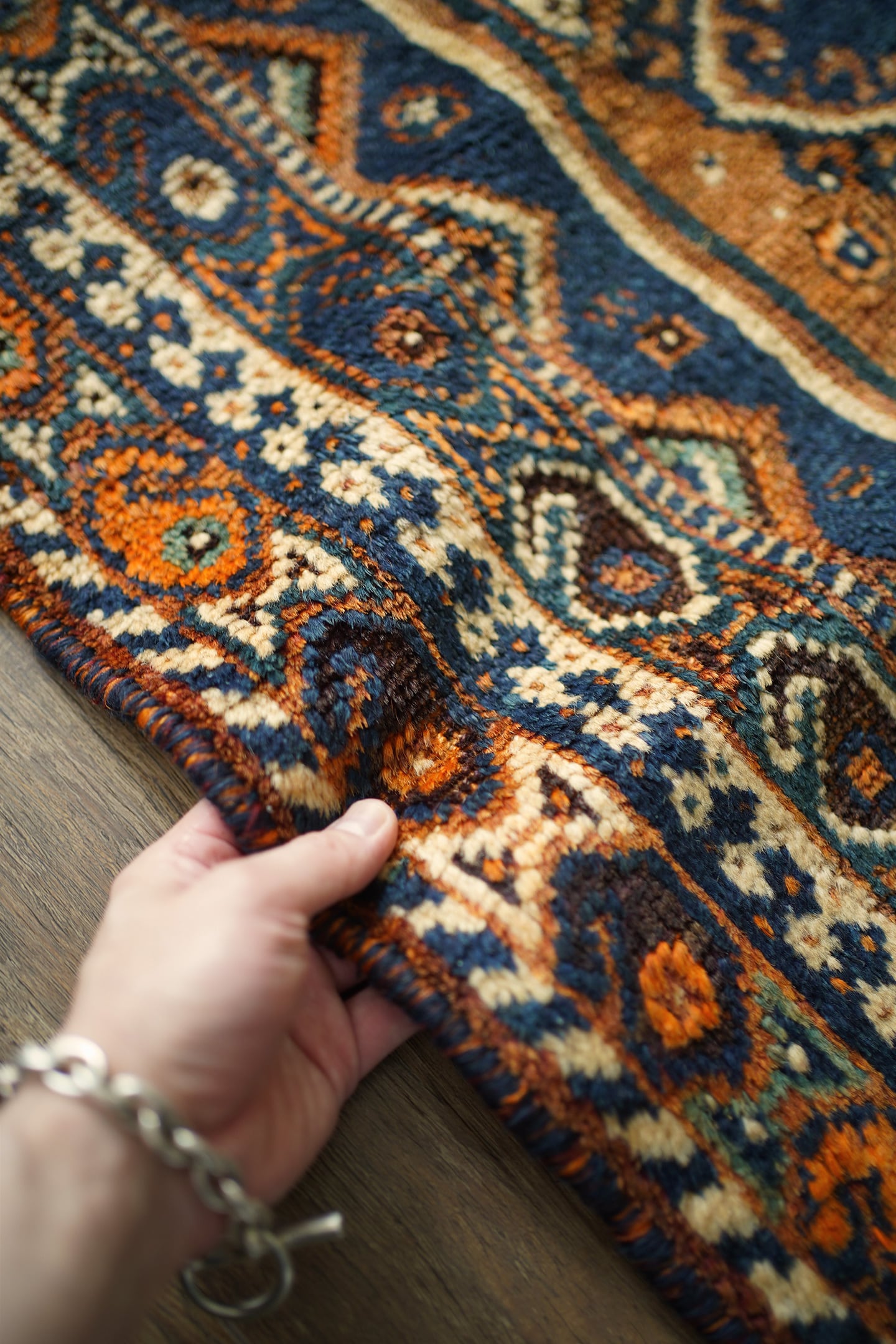 860】Semi Antique Persian Shiraz Qashqai rug 1940's | ヴィンテージ