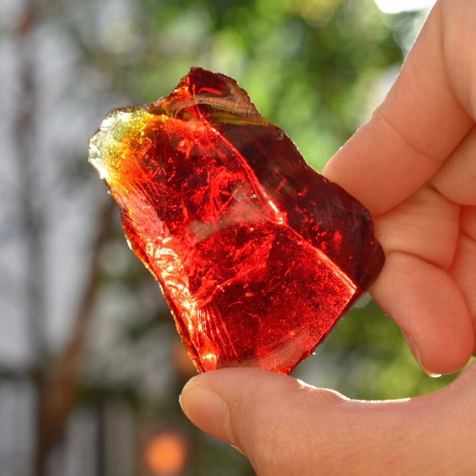 シエラネバダ産 アンダラクリスタル原石 ダークレッド&イエローバイカラー