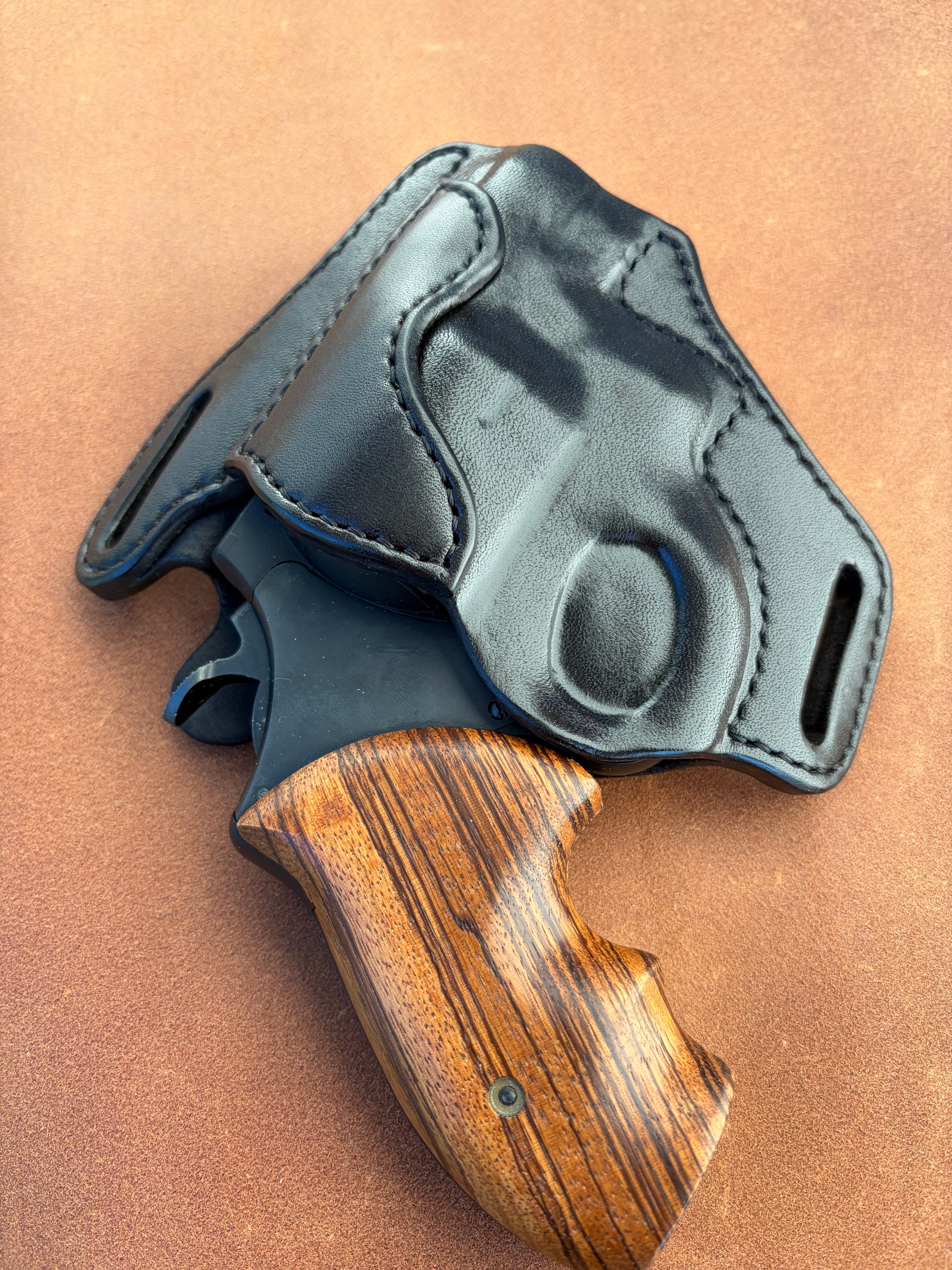 S&W M327 R8 パンケーキレザーホルスター | 黒沼興業