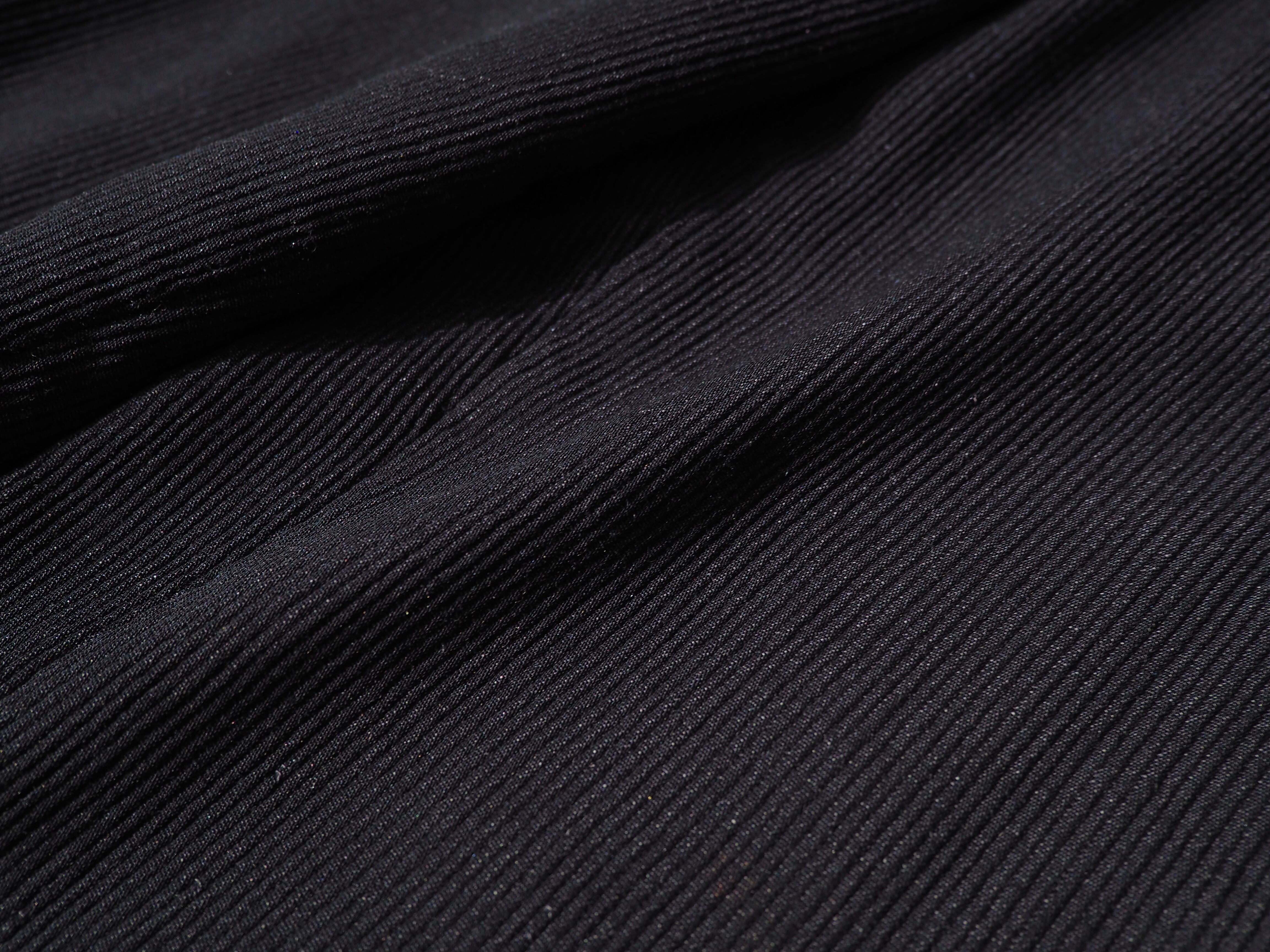 ” ISSEY MIYAKE MEN ” pleats line design two tuck dark gray slacks pants