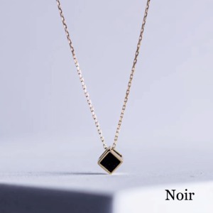 Noir onyx square pendant