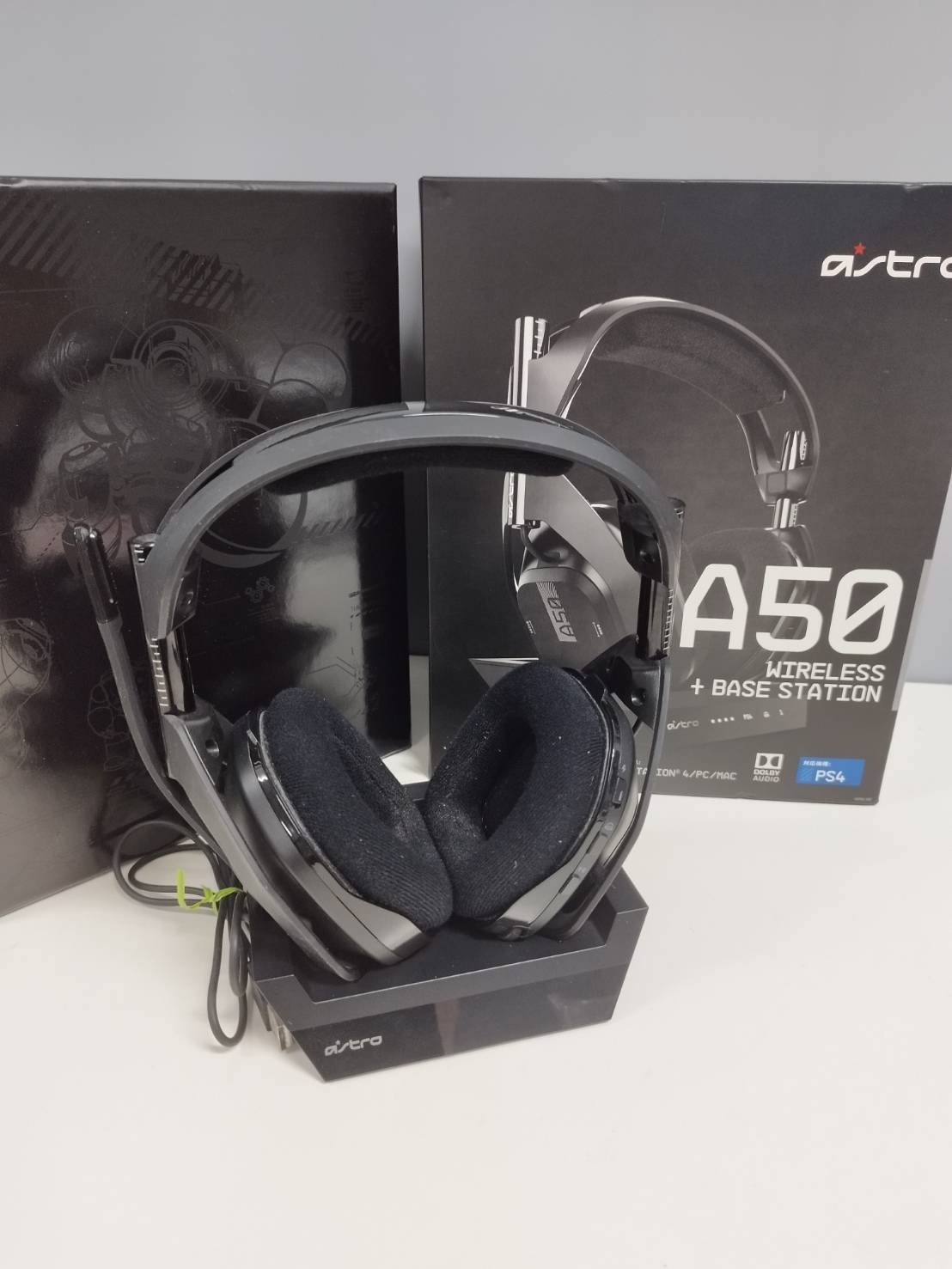 【中古良品】ASTRO A50 ワイヤレスヘッドセット + ベースステーション他 ASTRO A50 WIRELESS +BASE STATION/A00085/ワイヤレスゲーミングヘッド