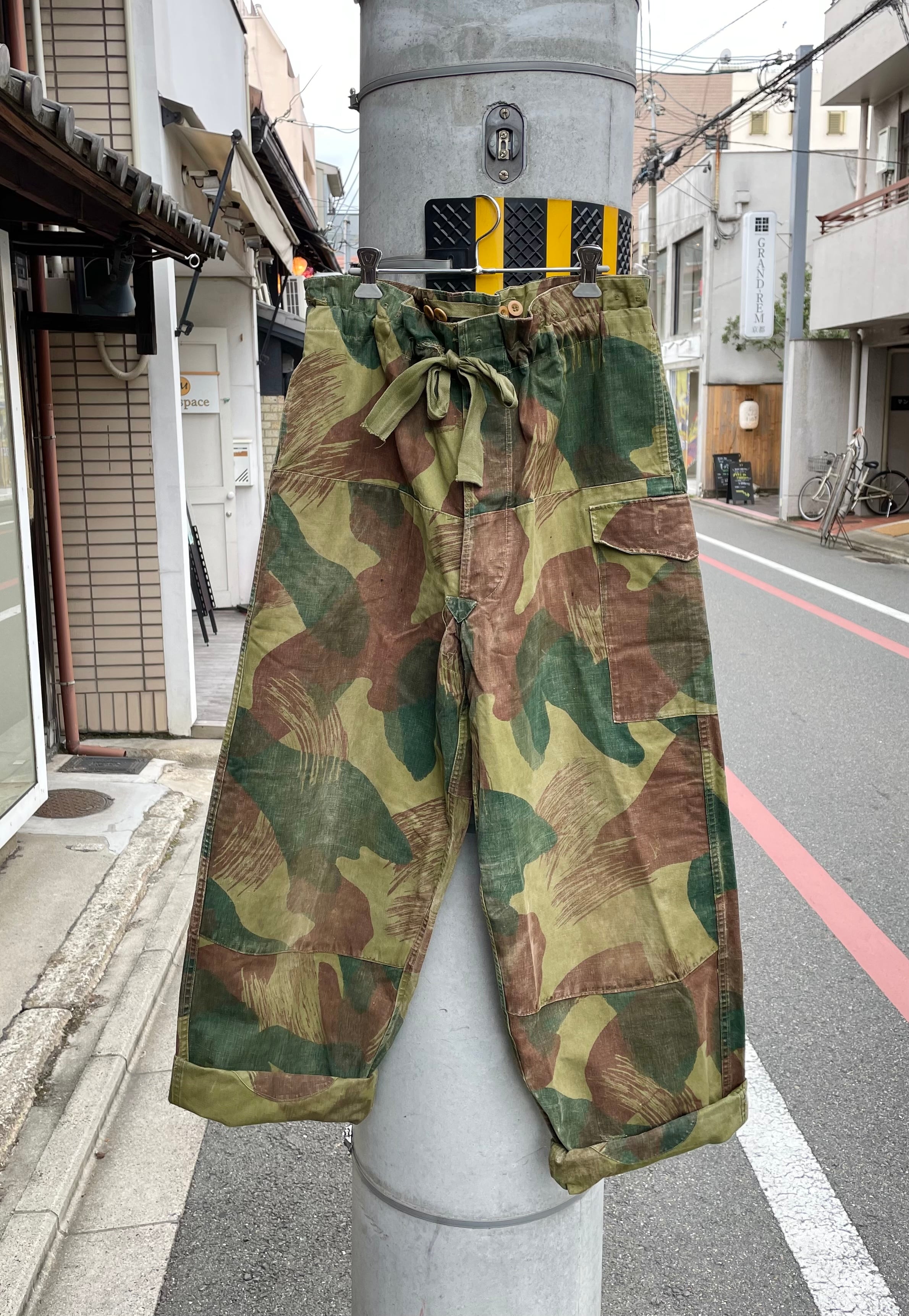 Belgium military Brush camo pants | 京都古着屋 Achuu