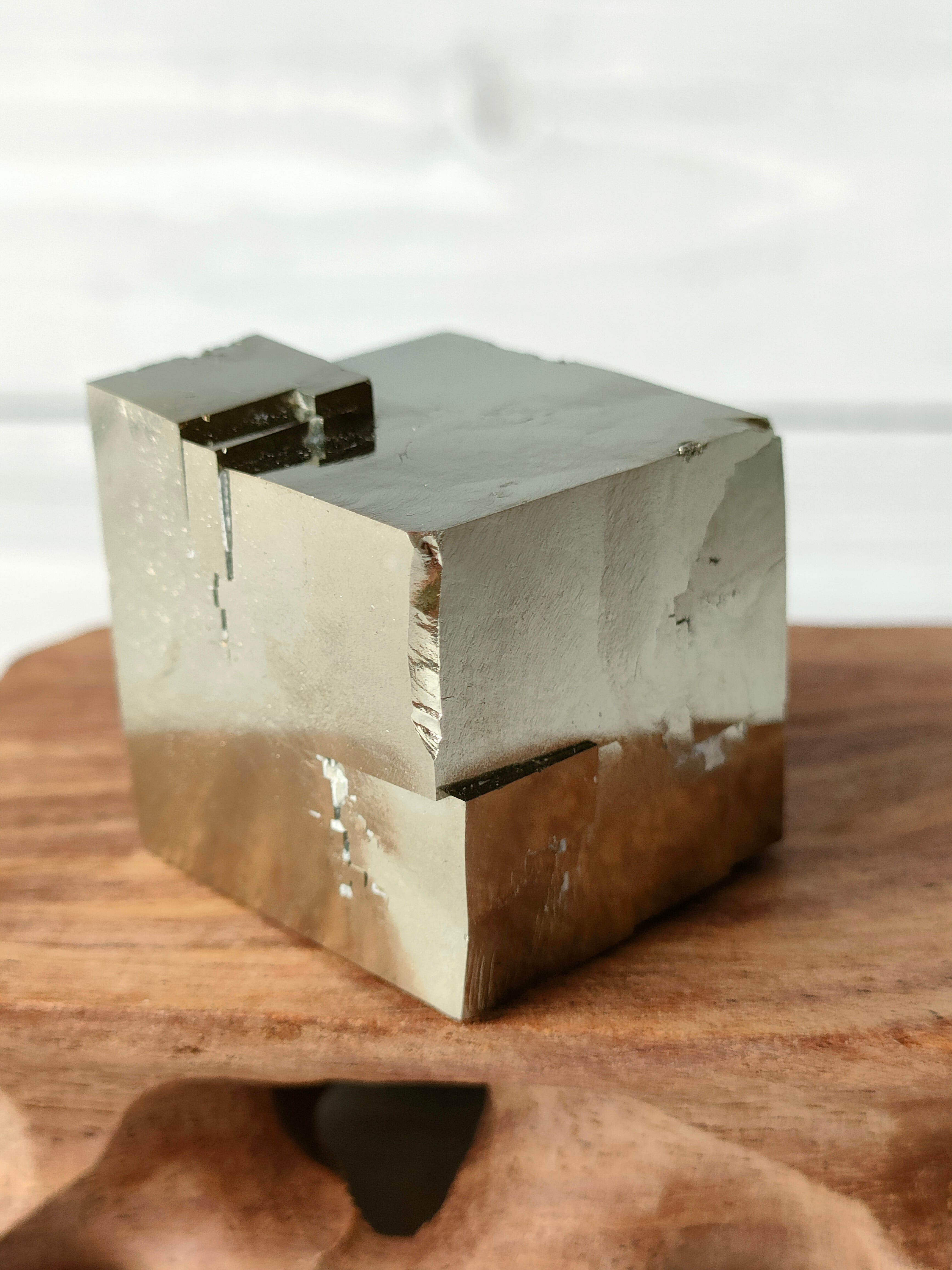 パイライトキューブ(木製台座つき)