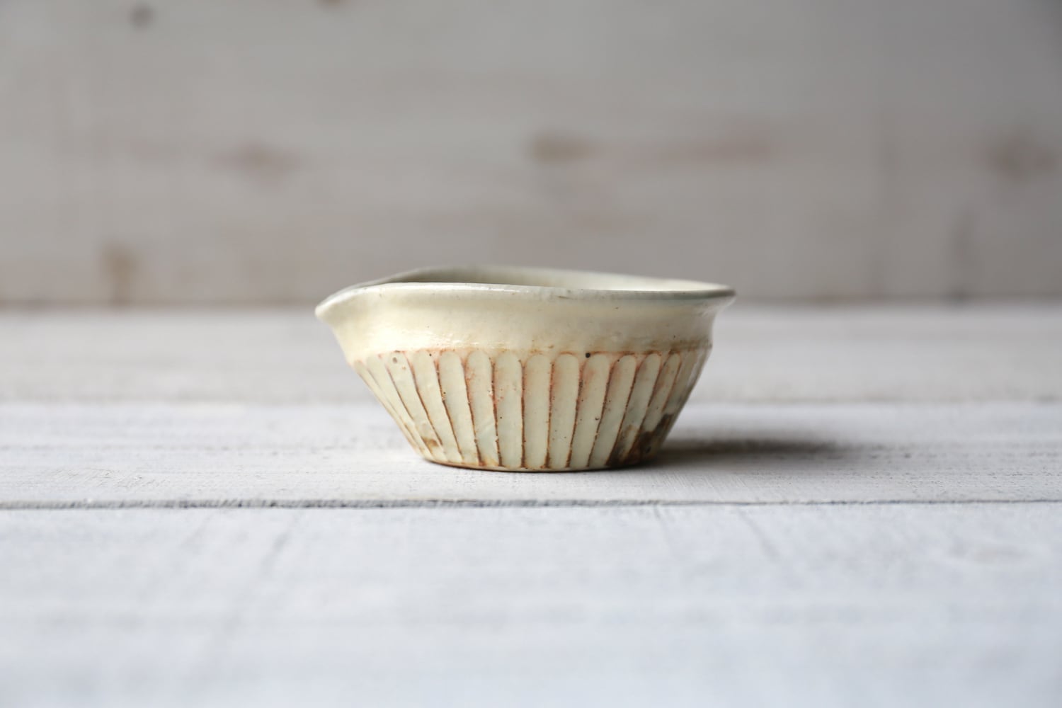 鉄散 しのぎ片口豆鉢 | 古谷製陶所