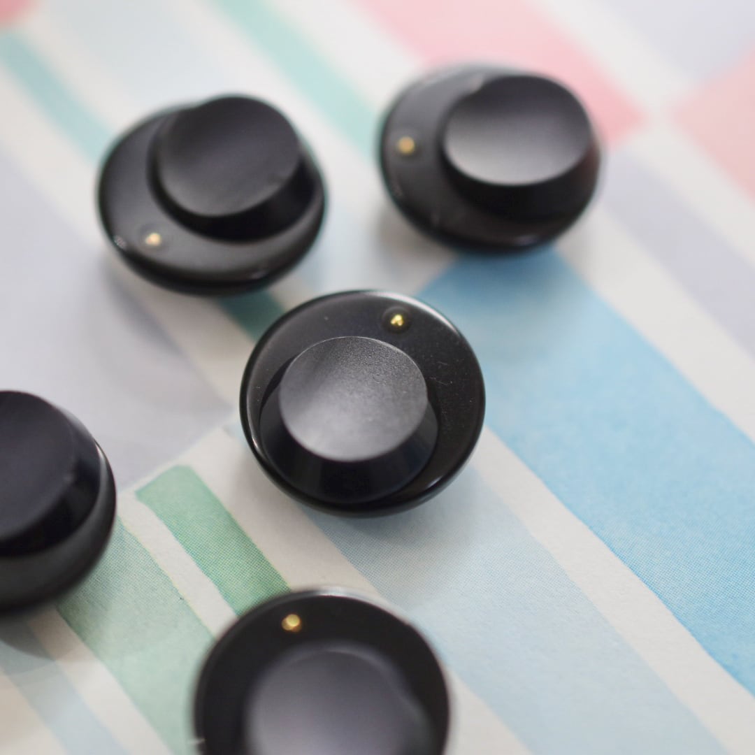 1粒ゴールド×立体ディープネイビー 15㎜