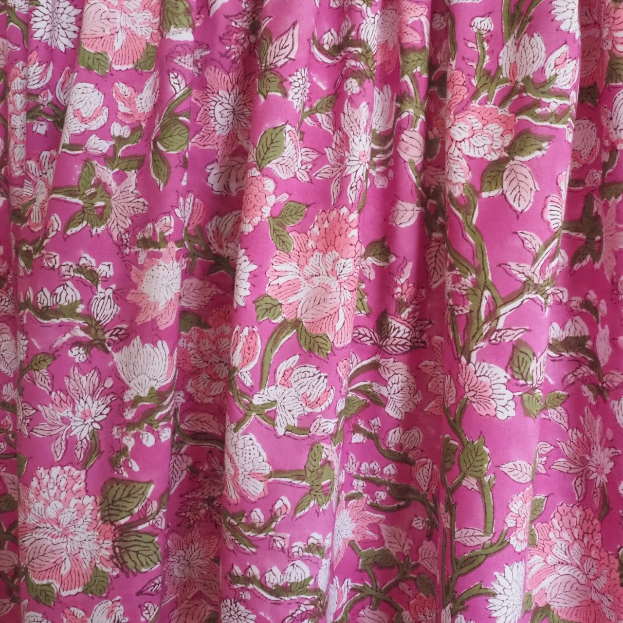 ブロックプリント生地【50cm単位】インド綿  花柄 ピンク×カーキ #42084-PK1